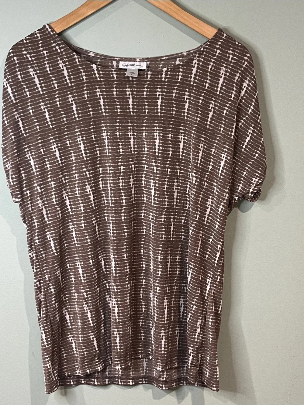 Jaclyn Smith Brown and White Patterned Short Sleeve Top